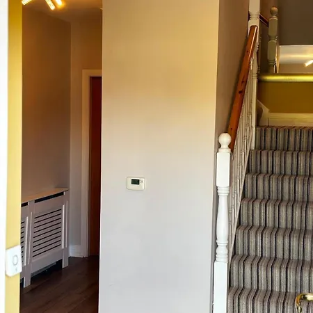 4 Bedroom House In The Heart Of Ballisodare Villag *