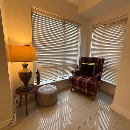 4 Bedroom House In The Heart Of Ballisodare Villag بيت للعطل