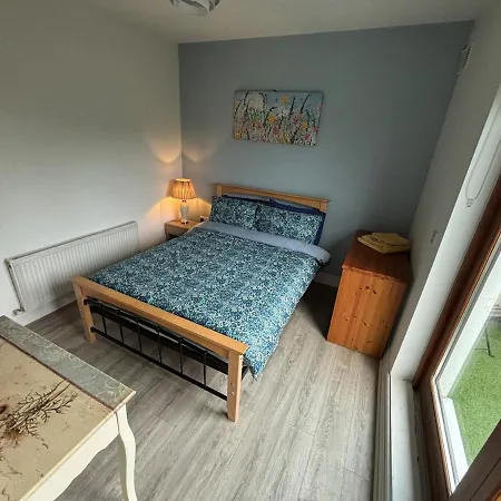 4 Bedroom House In The Heart Of Ballisodare Villag سلايغو