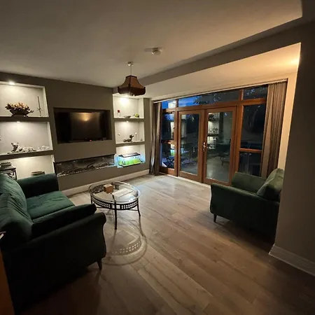 4 Bedroom House In The Heart Of Ballisodare Villag