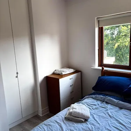 4 Bedroom House In The Heart Of Ballisodare Villag بيت للعطل سلايغو