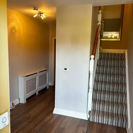 بيت للعطل 4 Bedroom House In The Heart Of Ballisodare Villag سلايغو