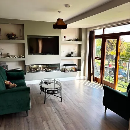 4 Bedroom House In The Heart Of Ballisodare Villag *