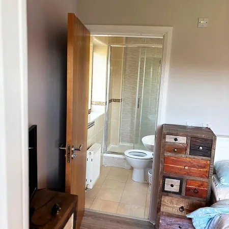 4 Bedroom House In The Heart Of Ballisodare Villag Tatil Evi Sligo