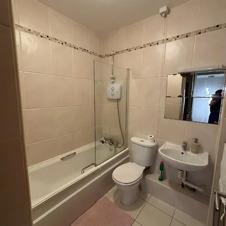 4 Bedroom House In The Heart Of Ballisodare Villag * سلايغو
