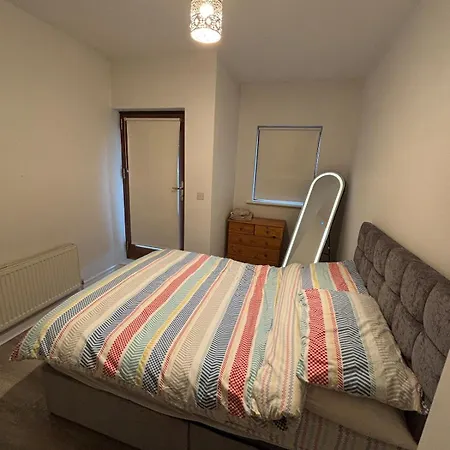 4 Bedroom House In The Heart Of Ballisodare Villag Sligo