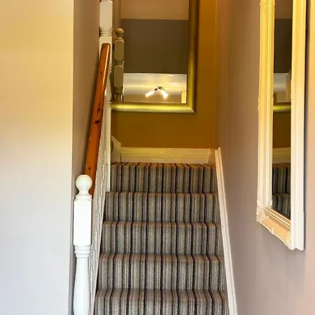 Tatil Evi 4 Bedroom House In The Heart Of Ballisodare Villag