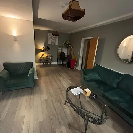 4 Bedroom House In The Heart Of Ballisodare Villag Tatil Evi
