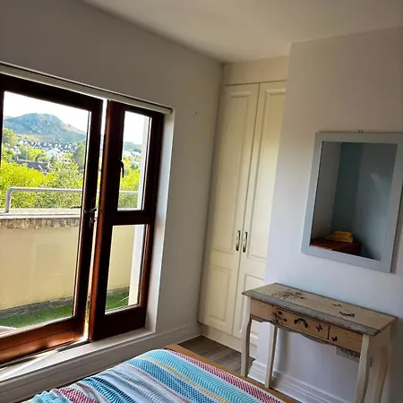 4 Bedroom House In The Heart Of Ballisodare Villag *
